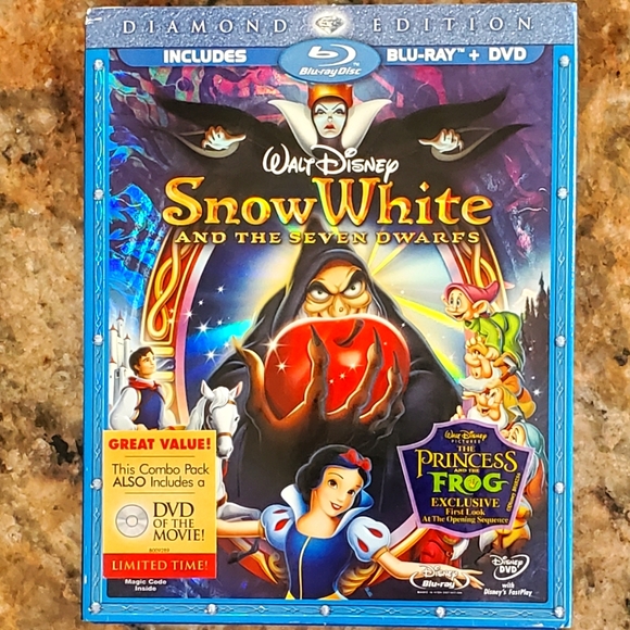 Disney's Snow White Blu-ray and DVD combo with Bonus Features Diamond Edition - Picture 1 of 6